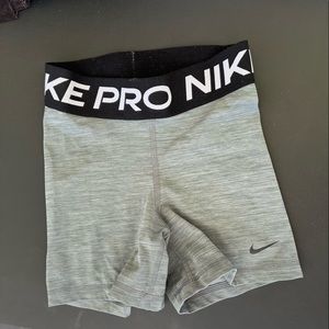 Nike Pro Dry-fit shorts in XS womens color gray